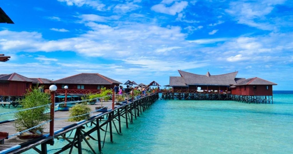 Keindahan Alam Indonesia dengan Ragam Budaya Asli yang Mengagumkan